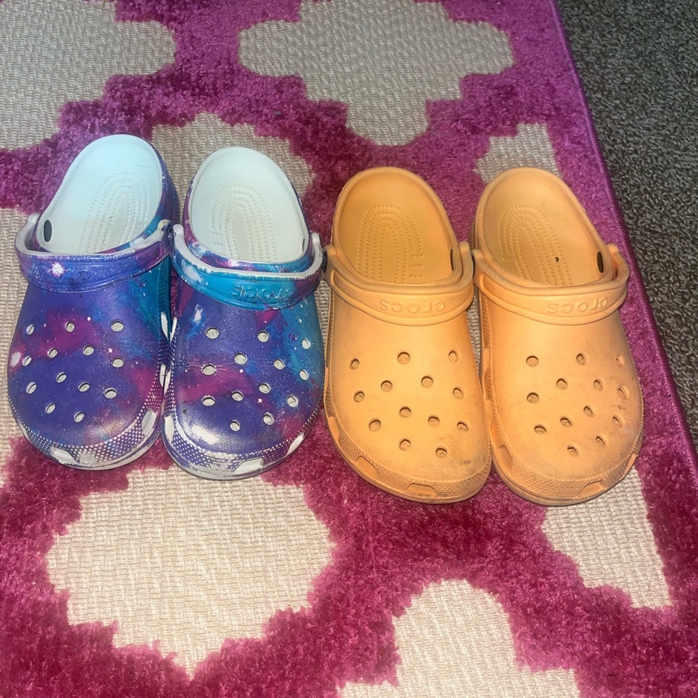CROCS SELLING 2/1 (sizes :6 galaxy ones women’s )(size :8 men orange cream )